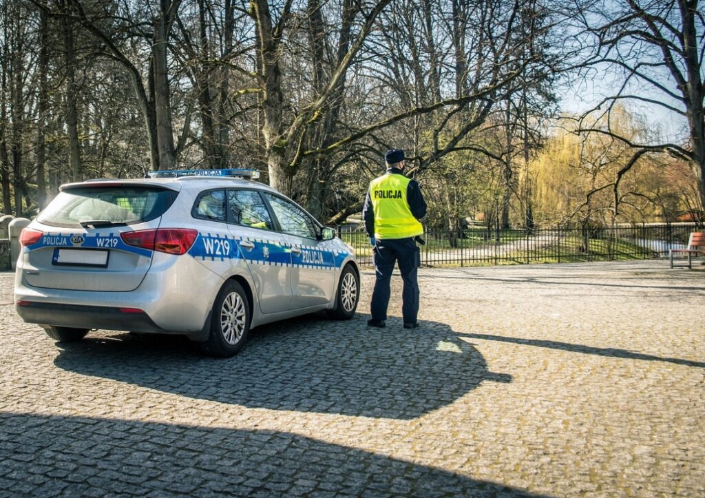 Zasługująca na pochwałę interwencja policjantki z Jabłonny, która uratowała życie 53-letniego mężczyzny